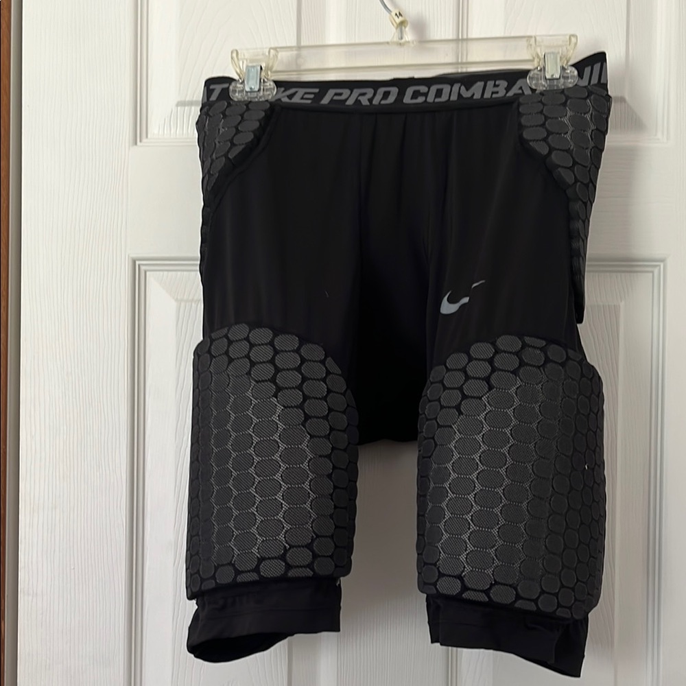 Nike Pro Combat Black and Gray Compression Set - Picture 5 of 7